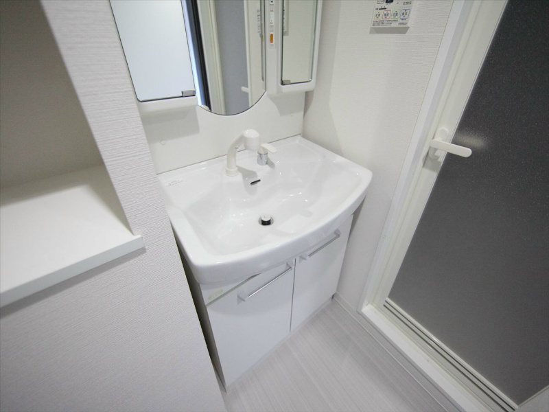 洗面設備　脱衣所　独立洗面台（シャンプードレッサー）洗濯機用意できます