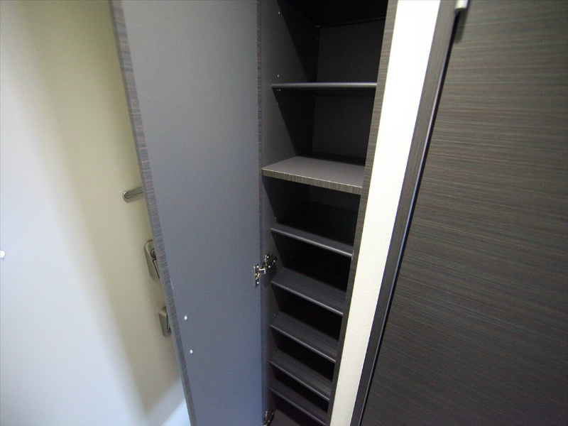 玄関　玄関　シューズボックス付（収納充実してます）