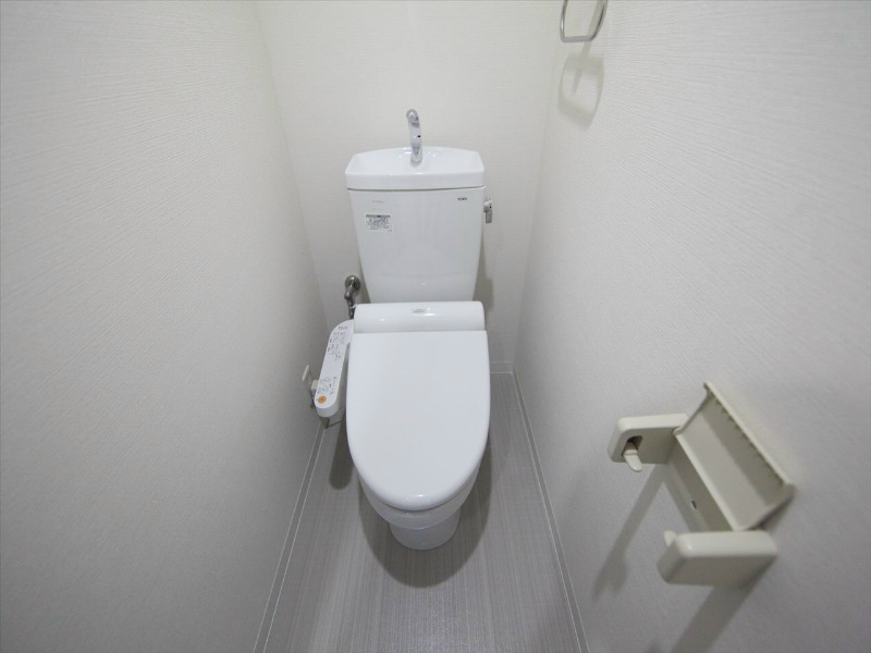 トイレ　温水洗浄暖房便座付トイレ