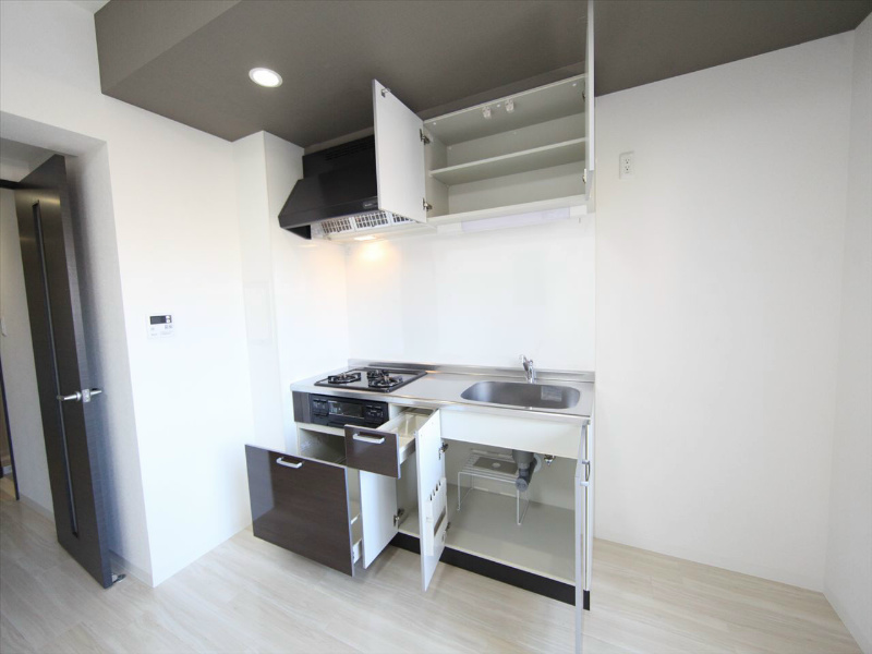 キッチン　システムキッチン（ガス3口グリル）冷蔵庫レンジ等用意できます