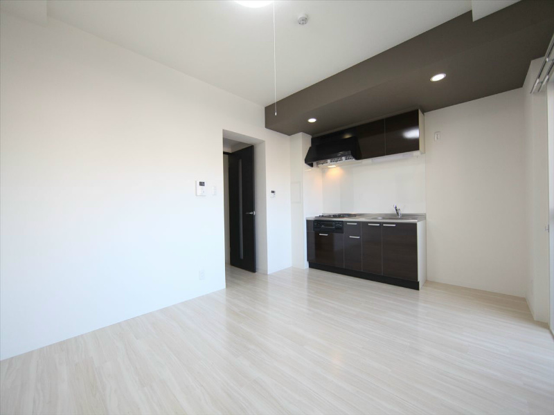 居室・リビング　ＬＤＫ10.8帖　東向きバルコニー