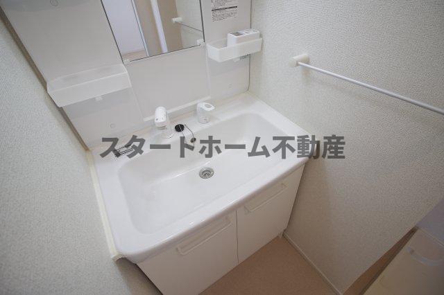 洗面設備　使いやすい洗面所です