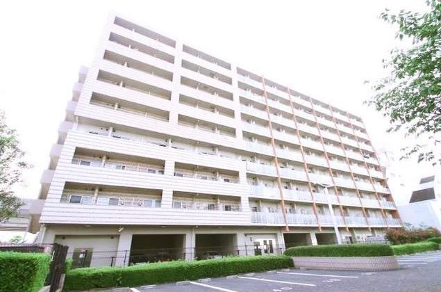 建物外観　★外壁タイル張り、重厚感のある外観★