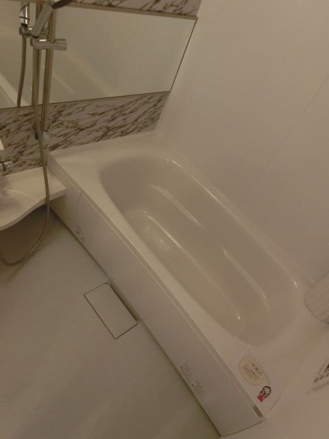 バス・シャワールーム　自慢の一坪バスルームです。お子様との入浴も問題御座いません。