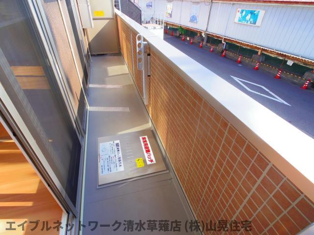 バルコニー　開放的で明るい空間を演出してくれるバルコニーです