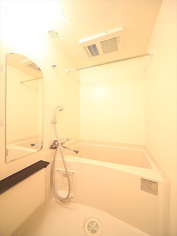 バス・シャワールーム　バスルーム