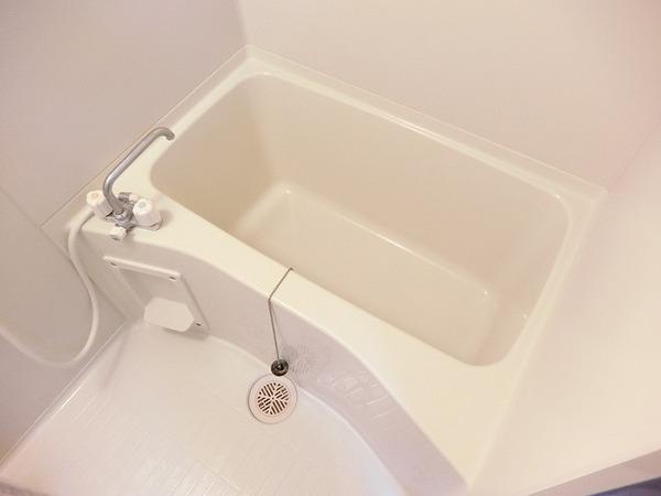 バス・シャワールーム　キレイにリフォームされています！