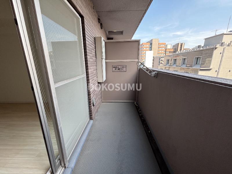 バルコニー　心地よい風と光を感じる、暮らしの楽しみが広がる場所。