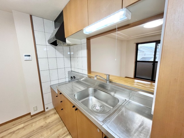 キッチン　ガスコンロ設置型です。