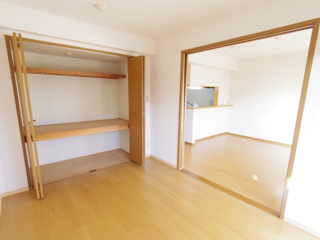その他　個人の部屋や寝室として使える洋室です
