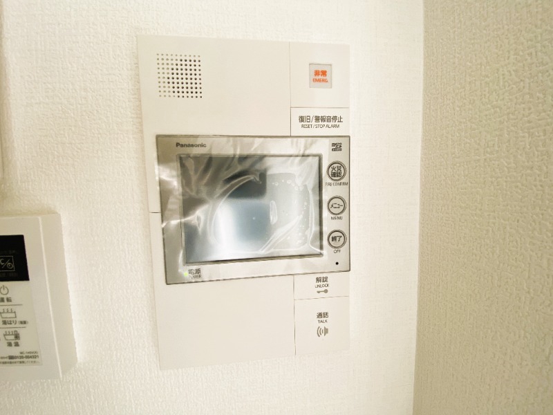 セキュリティ　モニター付オートロックは安心です♪