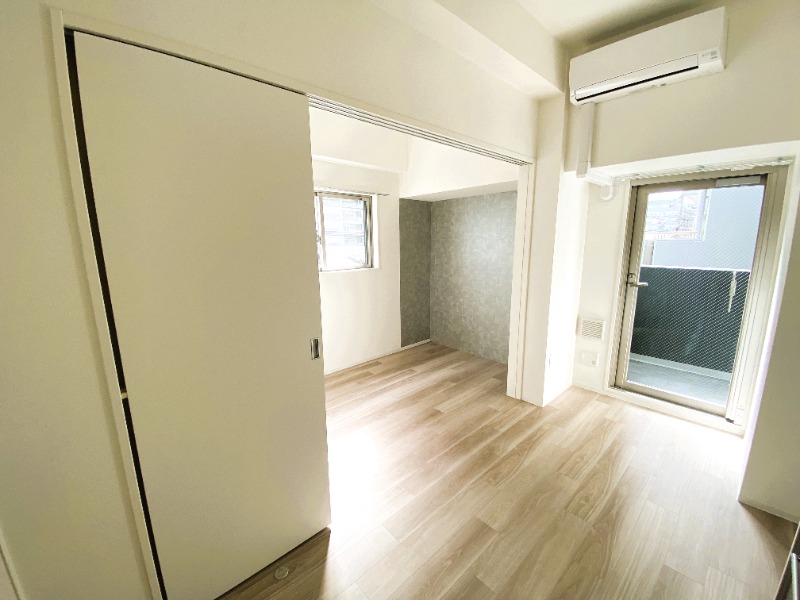 居室・リビング　白基調のお部屋で快適♪