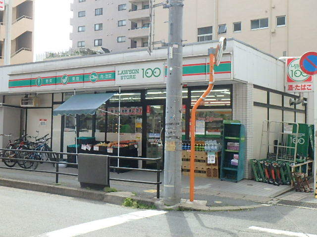 コンビニ　ローソンストア100松戸東口店（コンビニ）まで620m
