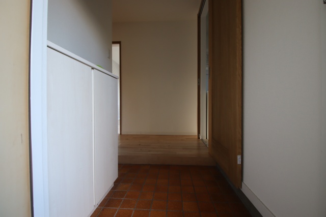 玄関　※別部屋の参考写真のため、原状優先です。