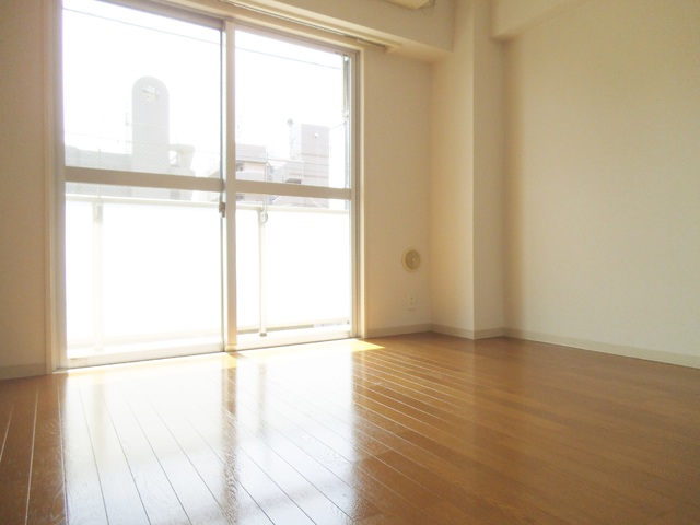 居室・リビング　明るいお部屋です！