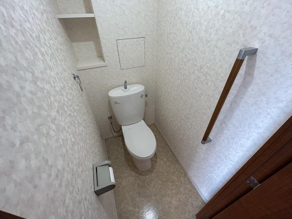ＪＲ山陽本線 西明石駅 徒歩9分 5階建 築40年のトイレ写真