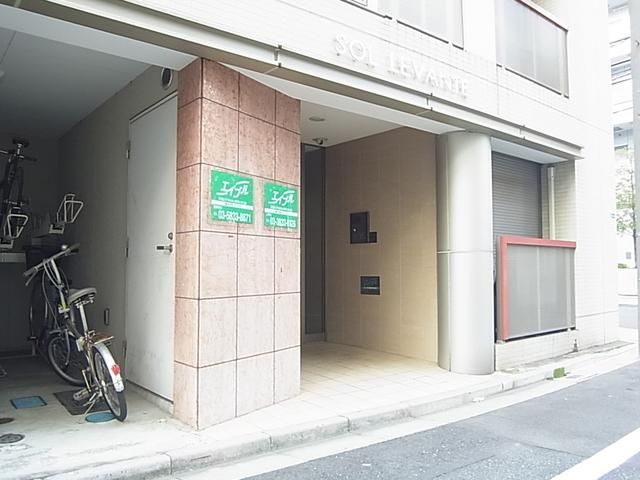 エントランス　手入れの行き届いたエントランス
