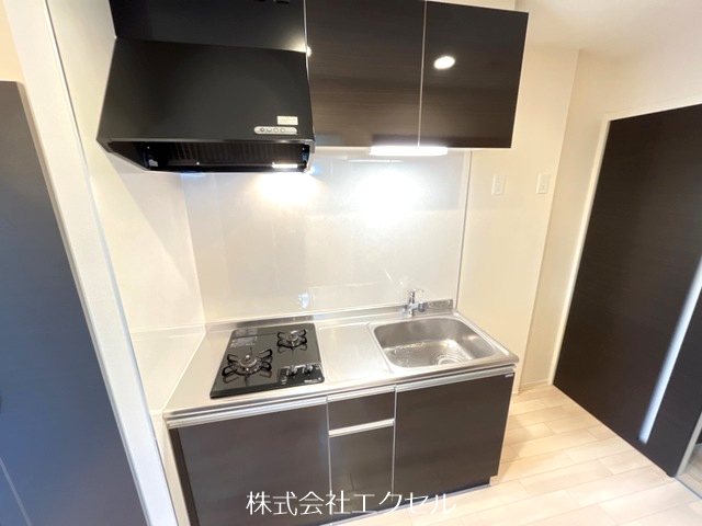 キッチン　グリル付き三口コンロのシステムキッチン♪
