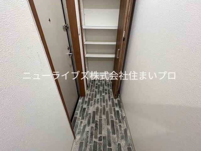 クリエオーレ萱島東の玄関写真