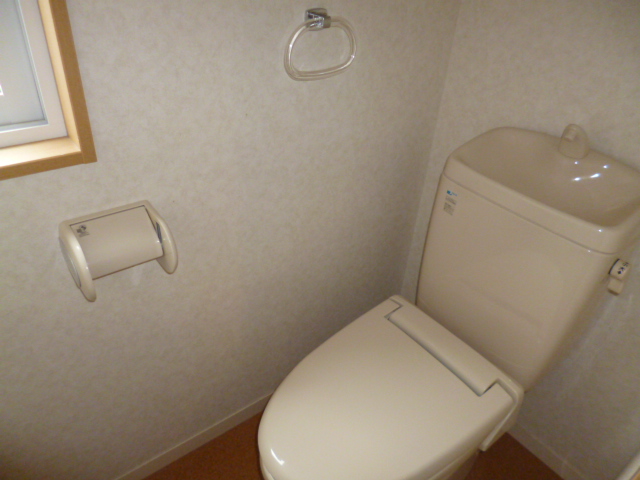 トイレ　温水洗浄トイレです