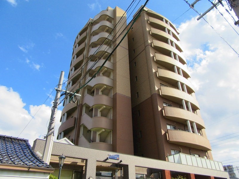 北九州市小倉北区中井のマンションの建物外観