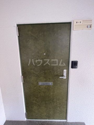 【岡崎市宇頭町のマンションのエントランス】