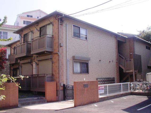 横浜市中区山手町のアパートの建物外観