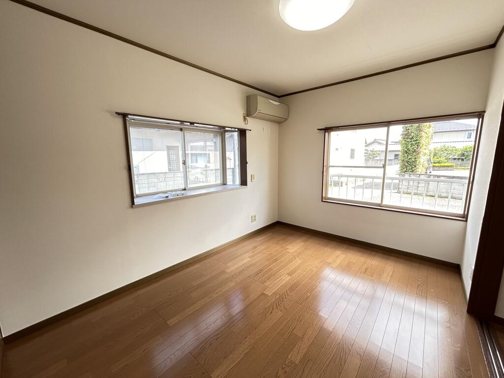 居室・リビング　東側の居室です♪