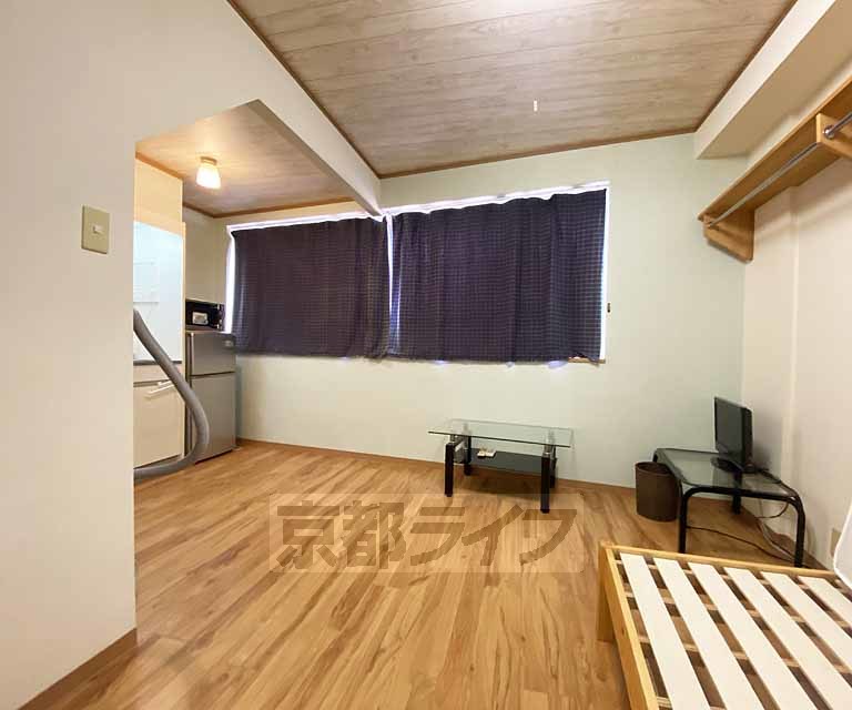 居室・リビング　落ち着いた雰囲気のお部屋です