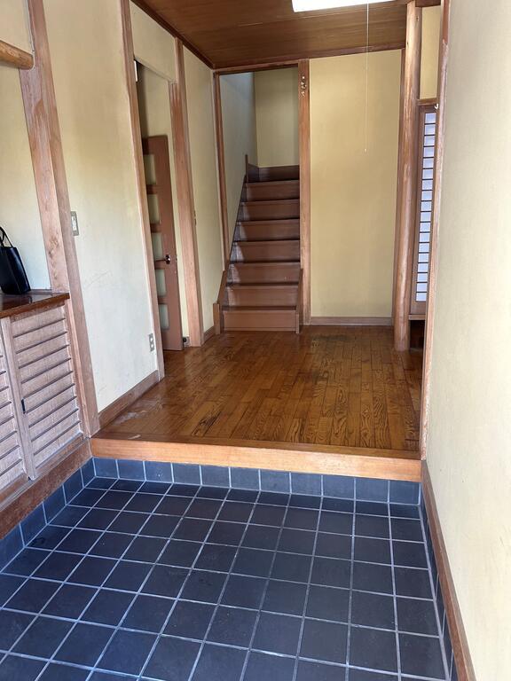 足利通貸戸建の玄関写真