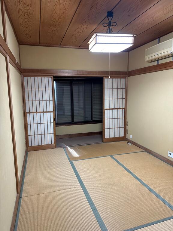 足利通貸戸建の居間写真