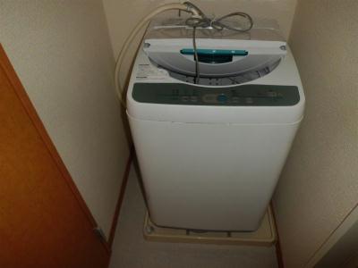 その他　全自動洗濯機付。
