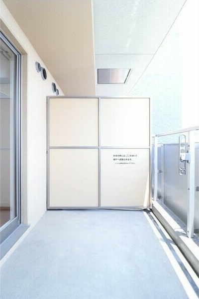 【大阪市西区立売堀のマンションのバルコニー】