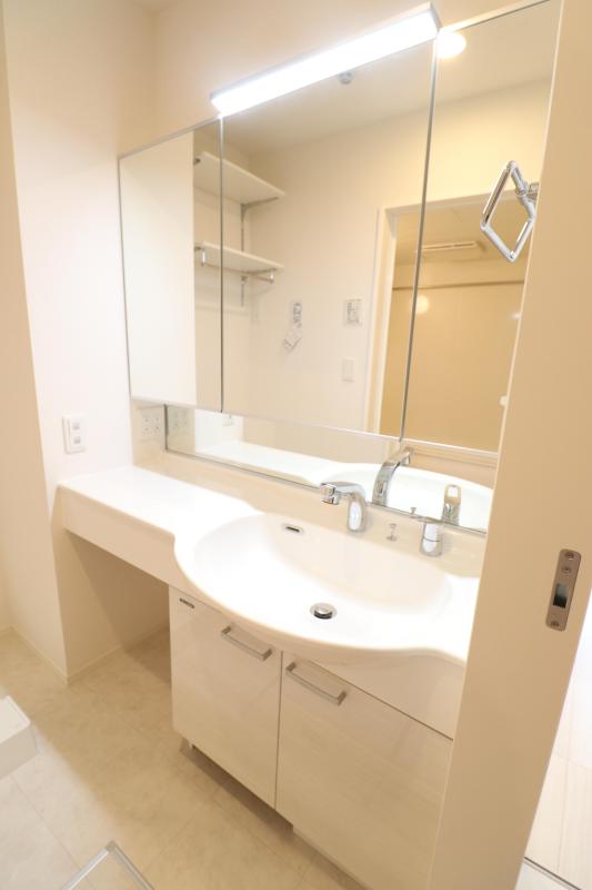 洗面設備　洗面化粧台