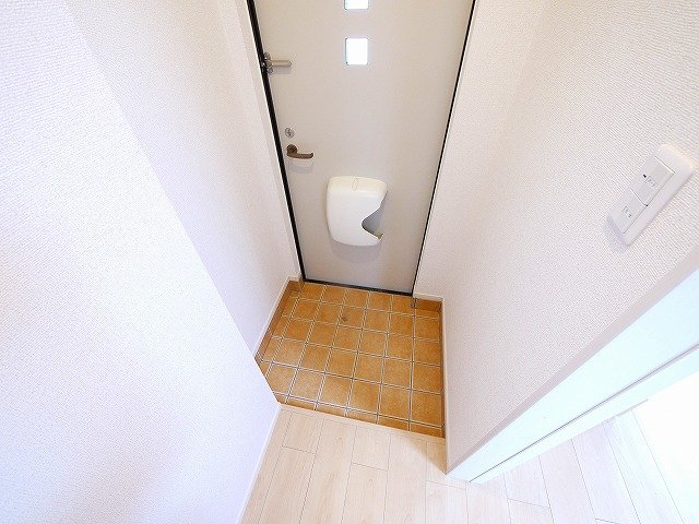 玄関　収納もある玄関です