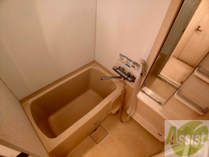 バス・シャワールーム　お風呂です。ゆっくりお風呂につかるのも体に良いですね～