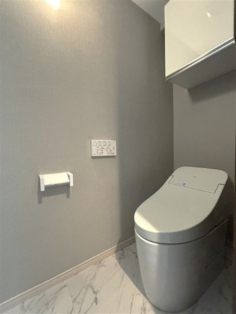 トイレ　タンクレストイレ