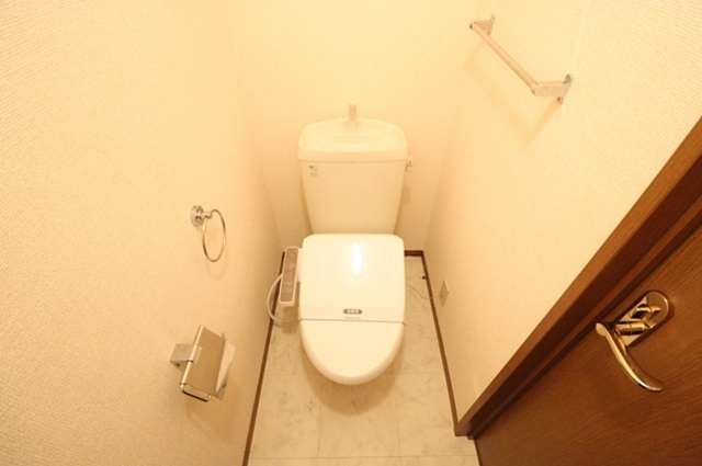 トイレ　温水洗浄暖房便座