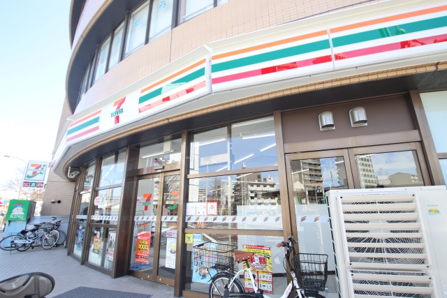 コンビニ　セブンイレブン　名古屋吹上駅前店（コンビニ）まで400m