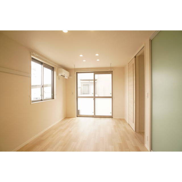 その他部屋・スペース　リビングにエアコン１基付