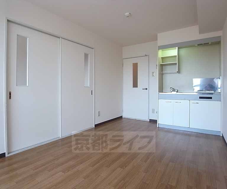 居室・リビング　明るいお部屋が良いですね。