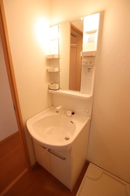 洗面設備　★別室参考写真です。忙しい朝に便利な独立洗面台です☆