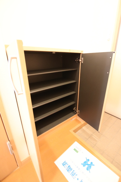 玄関　★別室参考写真です。玄関をすっきり使えるシューズボックス☆