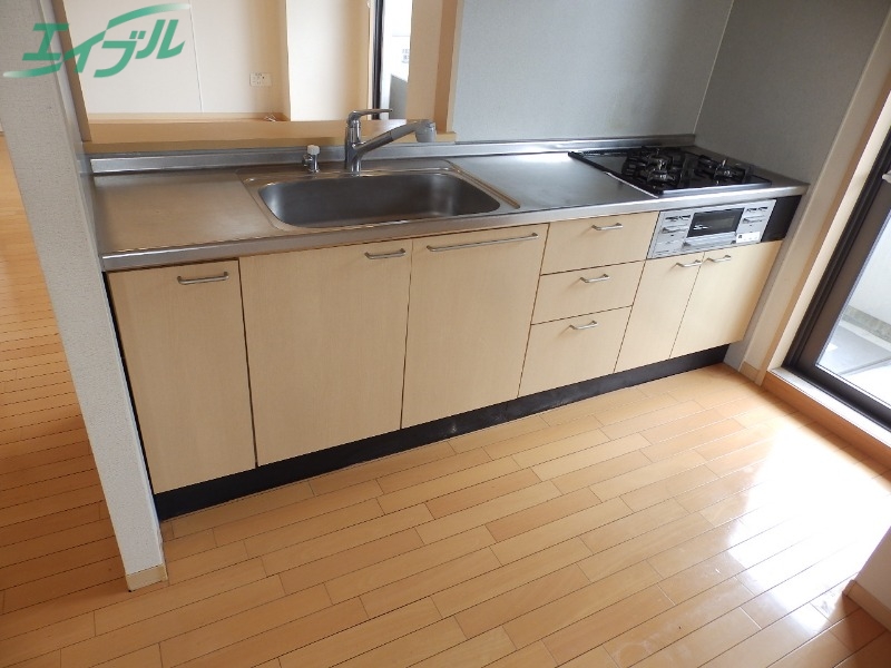 キッチン　同型参考写真