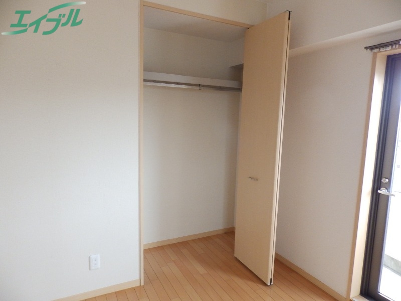 収納　同型参考写真