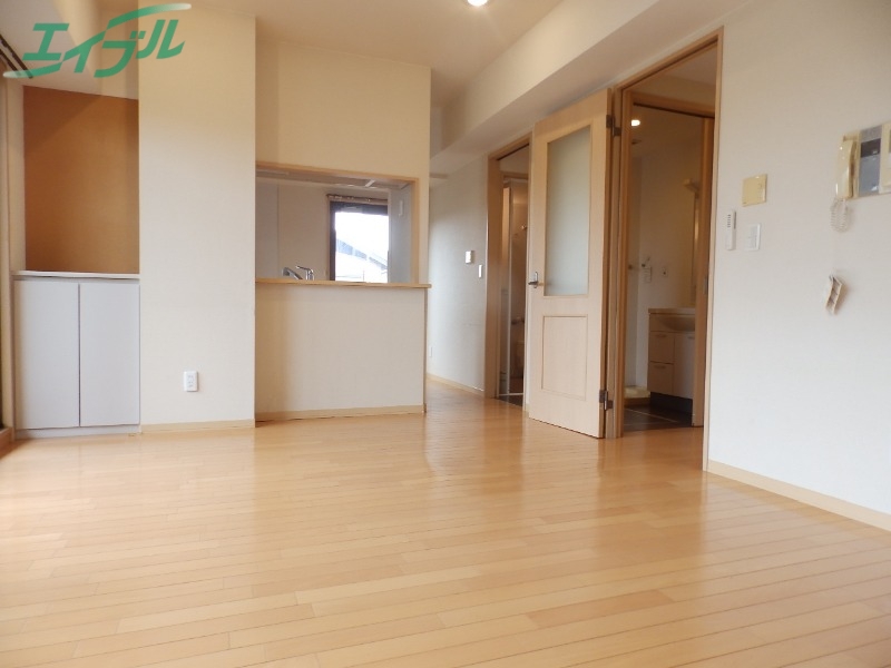 居室・リビング　同型参考写真