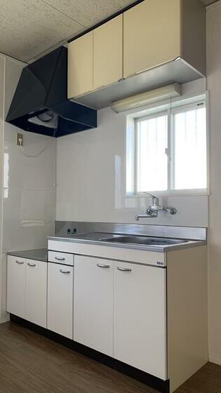 キッチン　窓付きのキッチンは明るい！