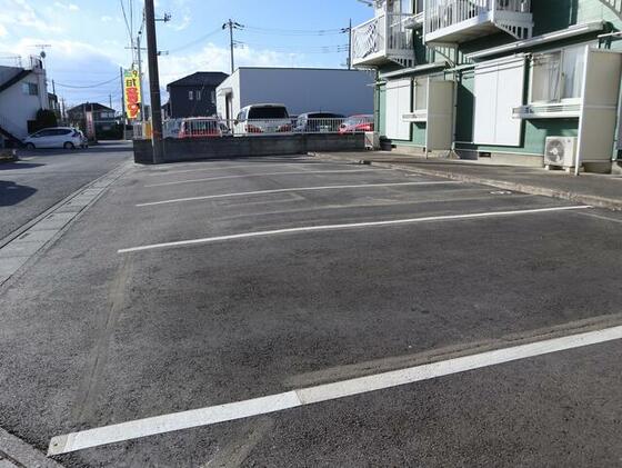 駐車場　敷地内駐車場付き！