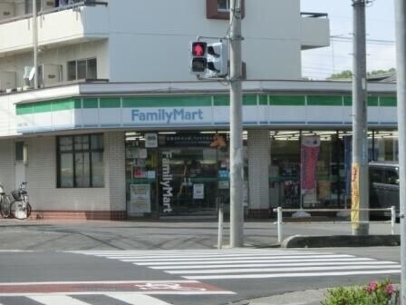 コンビニ　ファミリーマート小手指二丁目店（コンビニ）まで249m