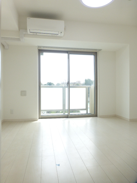 居室・リビング　内観1※別部屋参考写真